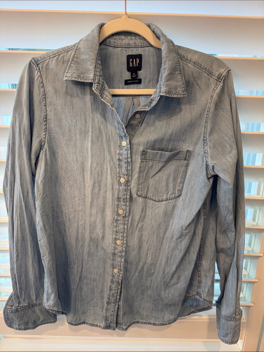 GAP Men's Washed Light Blue Denim Button-Down Shirt